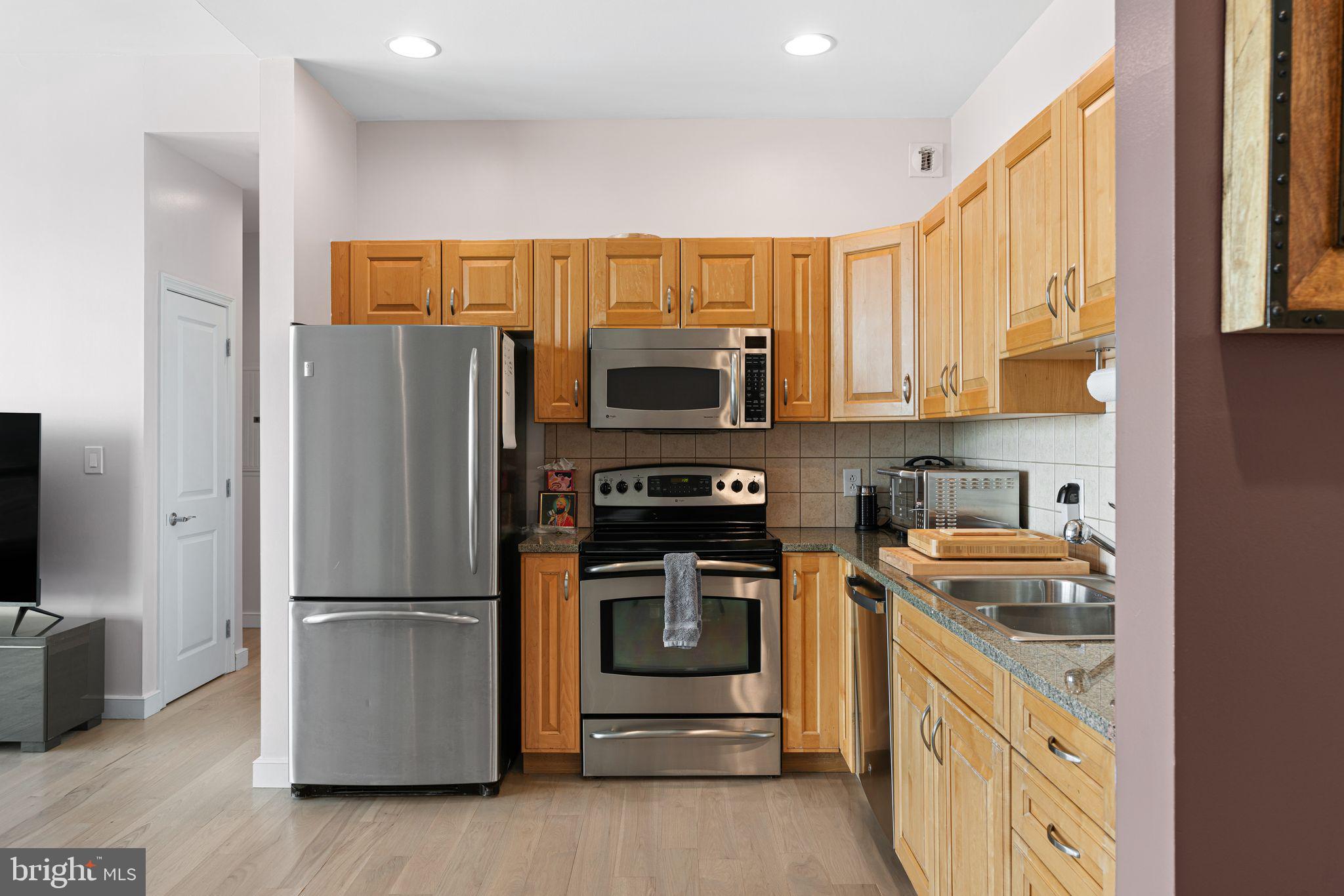 901 N PENN STREET R2605