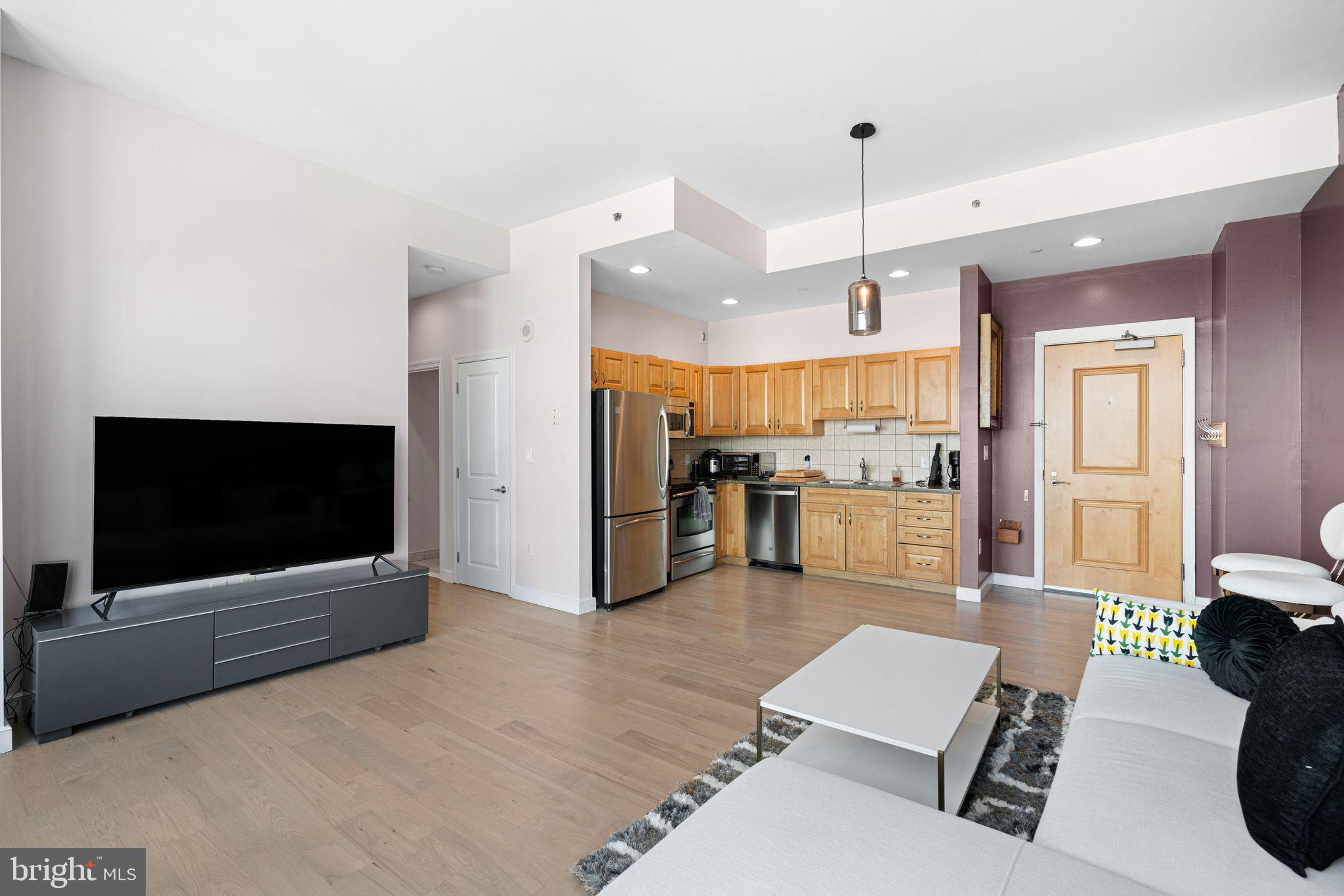 901 N PENN STREET R2605