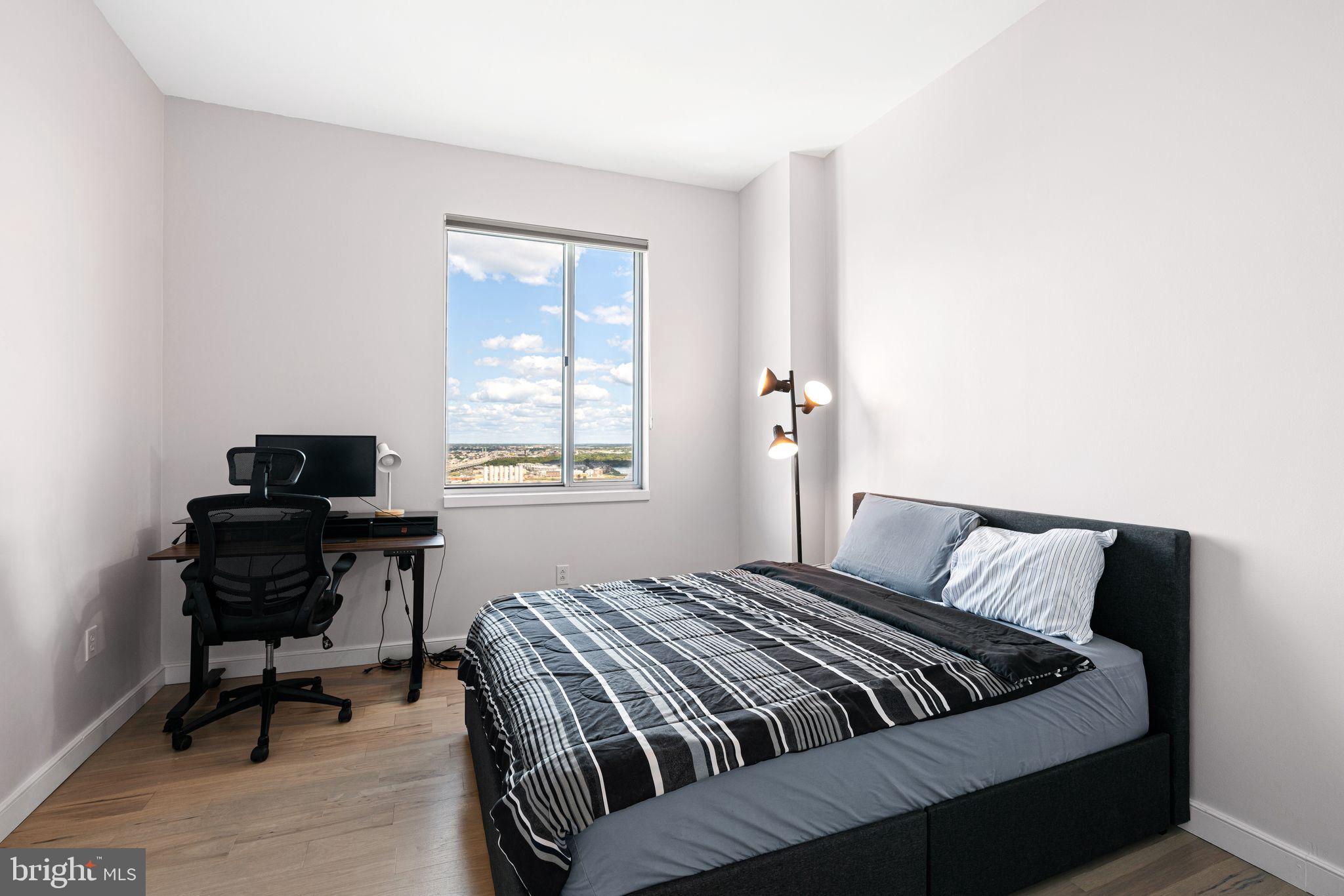 901 N PENN STREET R2605