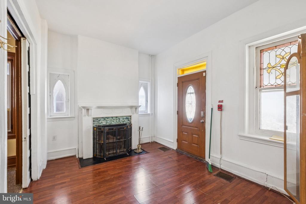 9 N 50TH STREET N 1