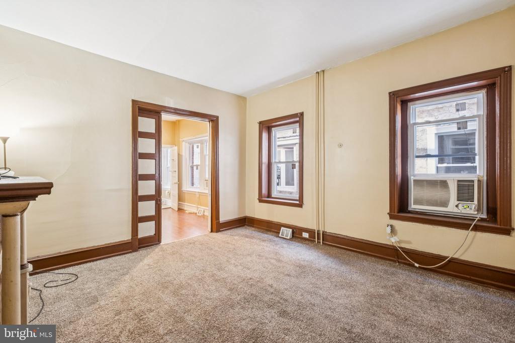 9 N 50TH STREET N 1