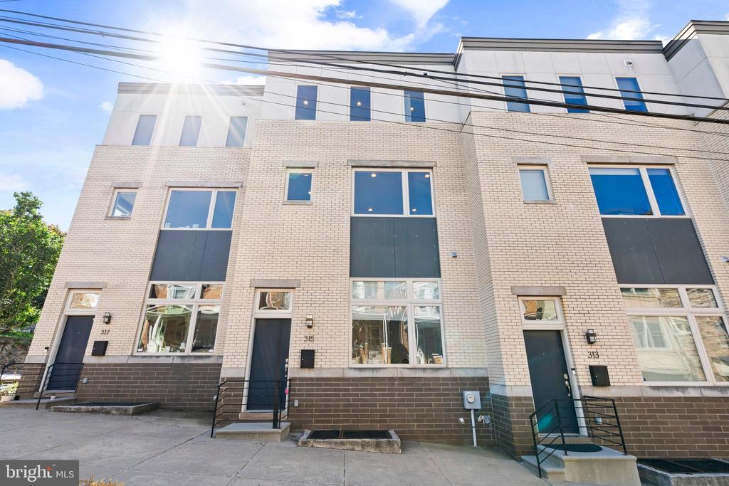 315 DUPONT STREET