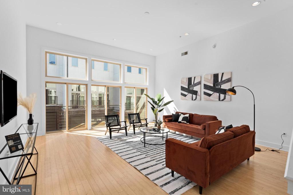 315 DUPONT STREET