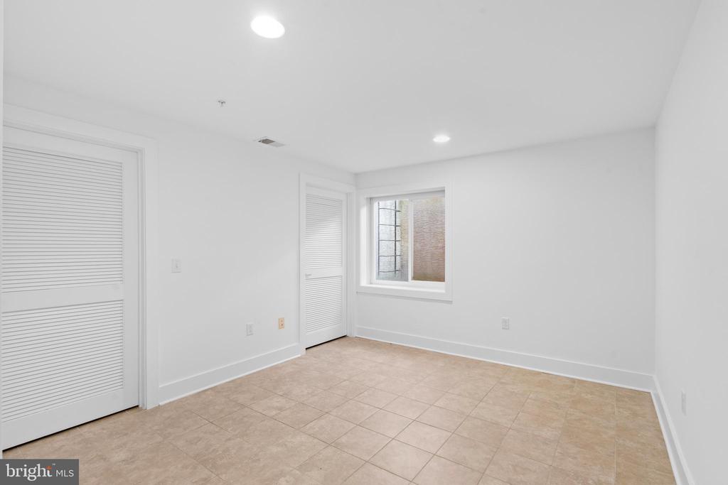 315 DUPONT STREET