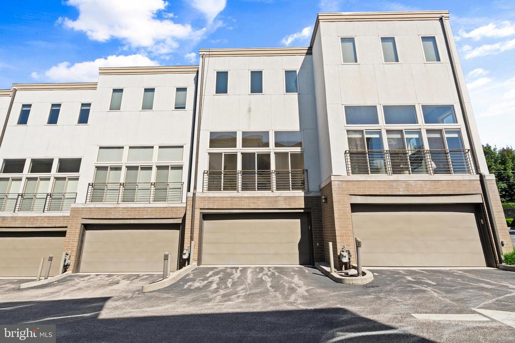 315 DUPONT STREET