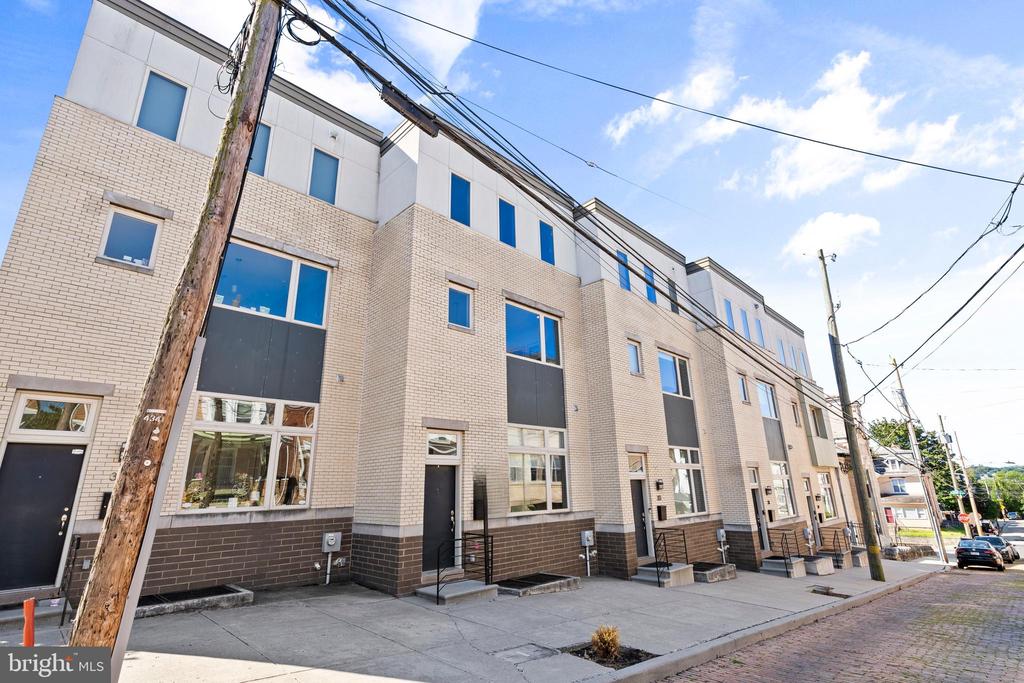 315 DUPONT STREET