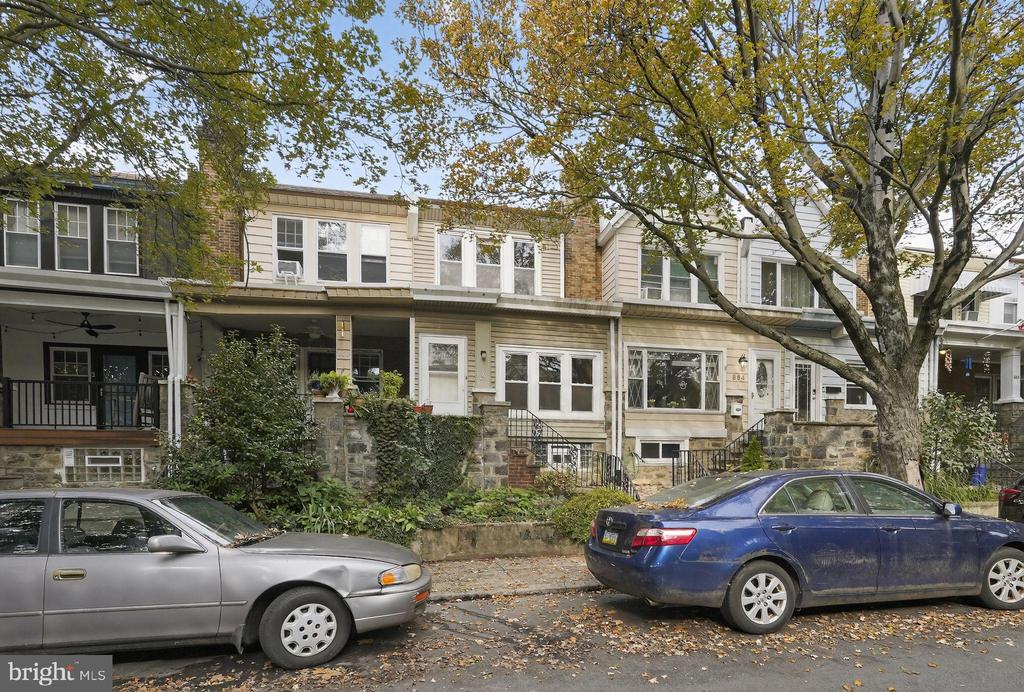 882 N WOODSTOCK STREET