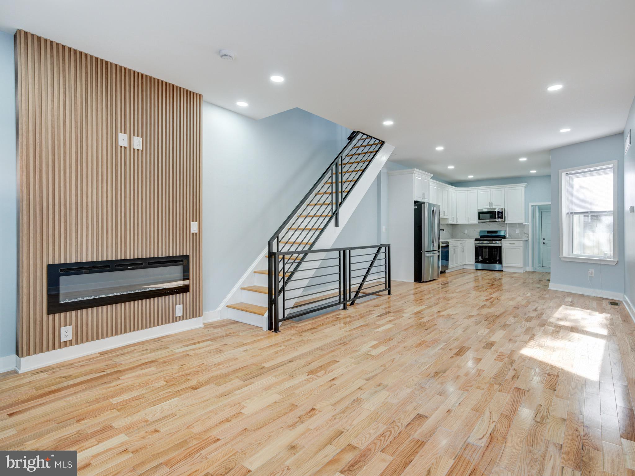 2332 E CLEARFIELD STREET