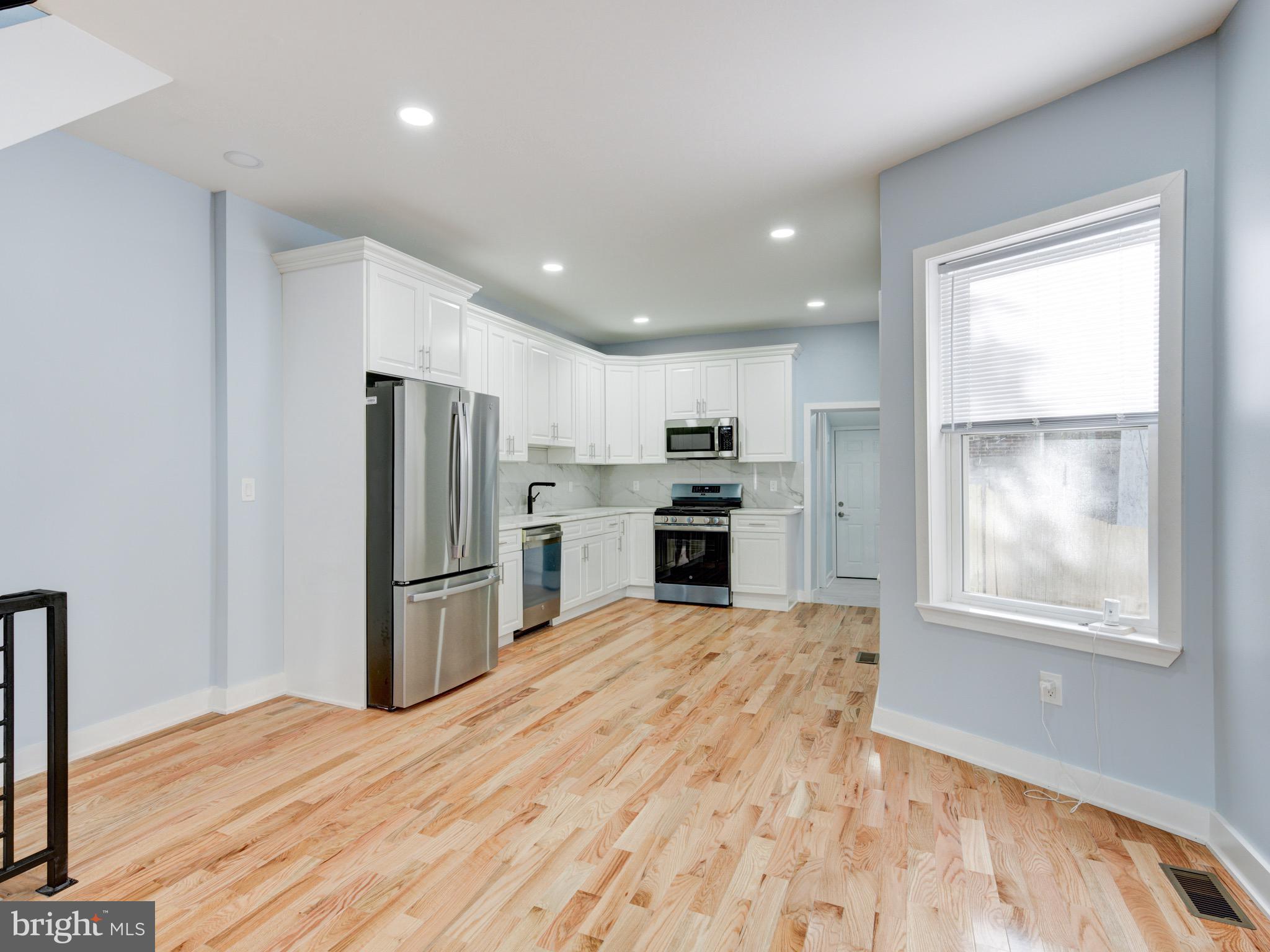 2332 E CLEARFIELD STREET