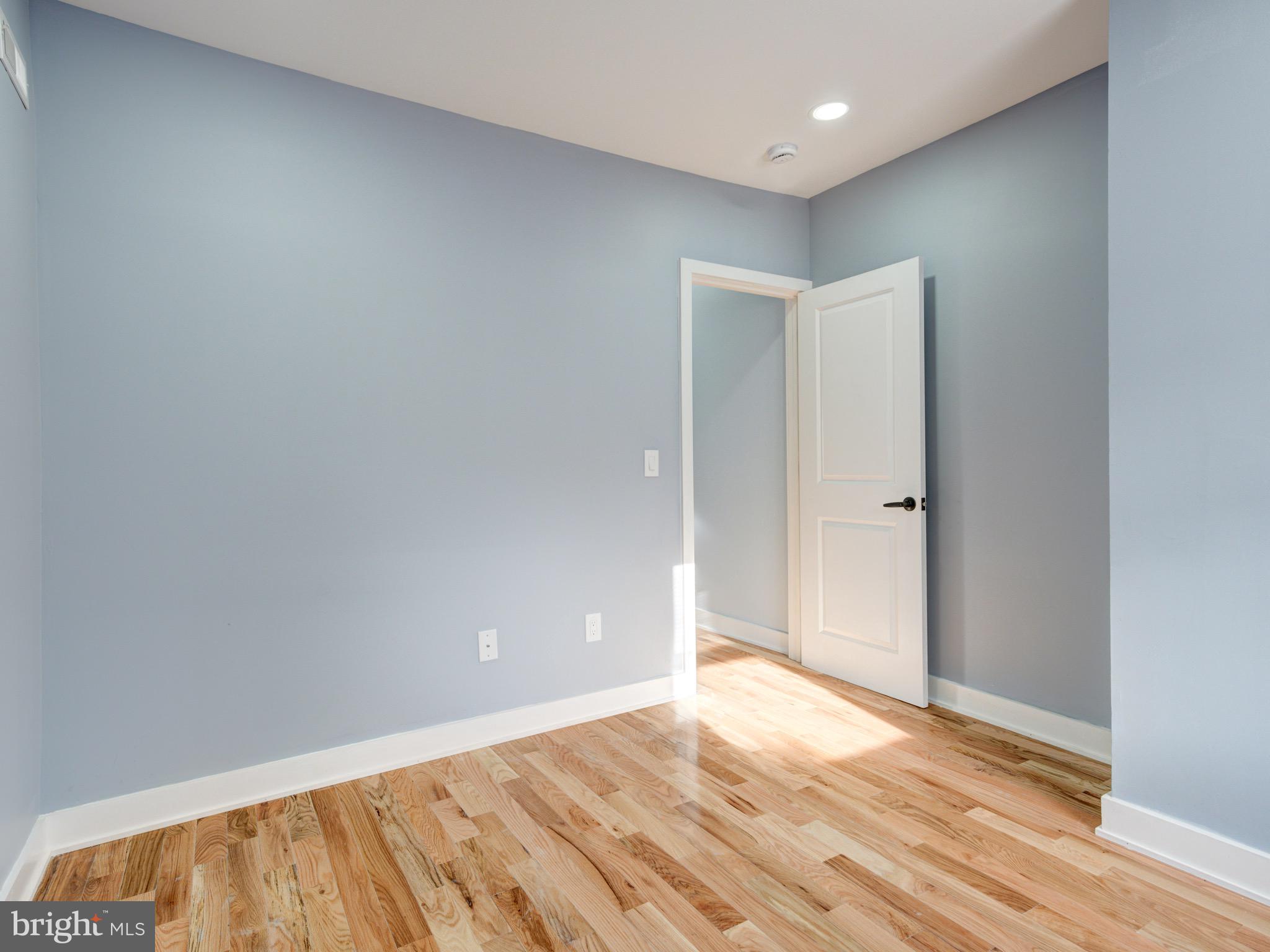 2332 E CLEARFIELD STREET