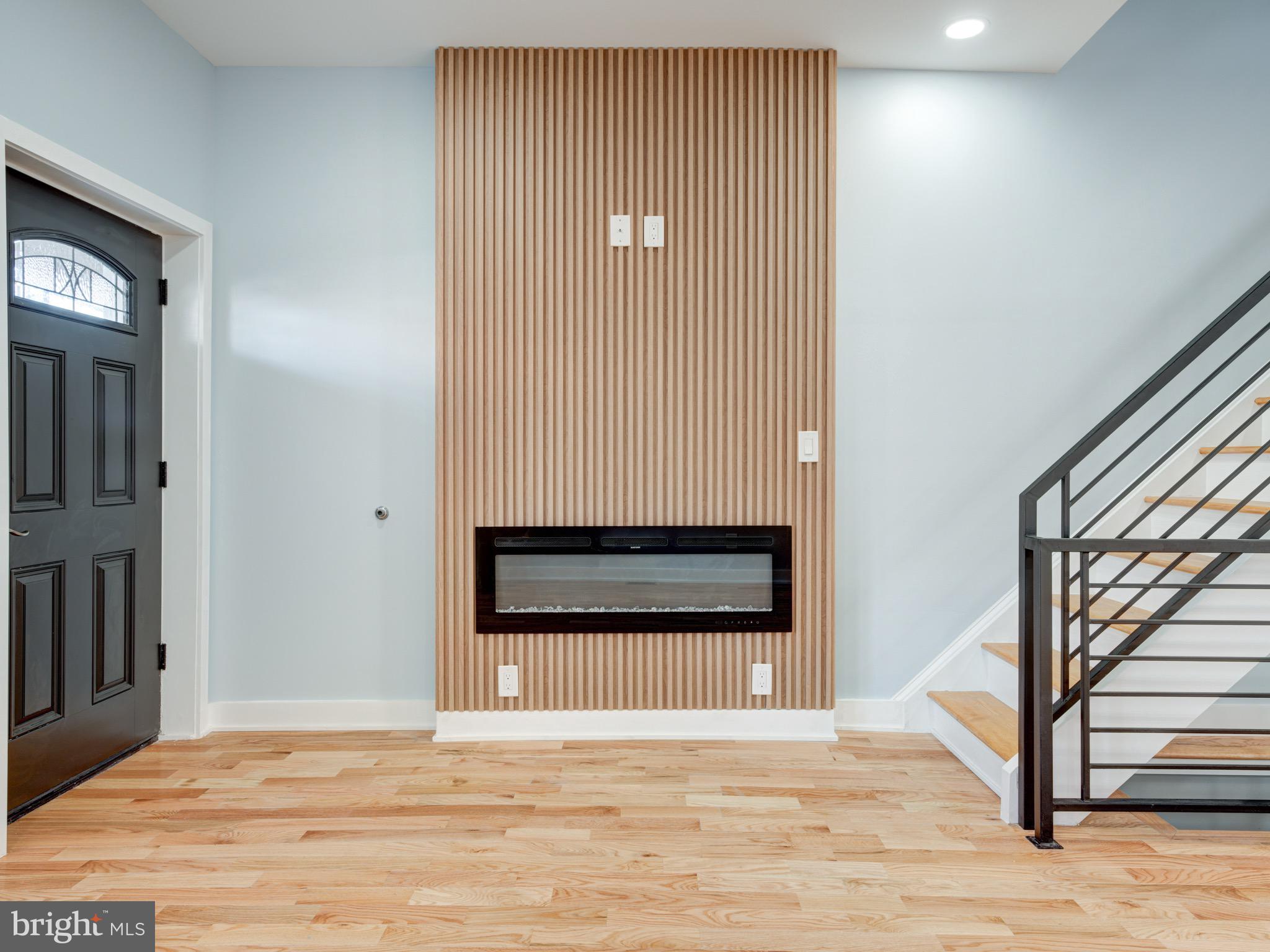 2332 E CLEARFIELD STREET