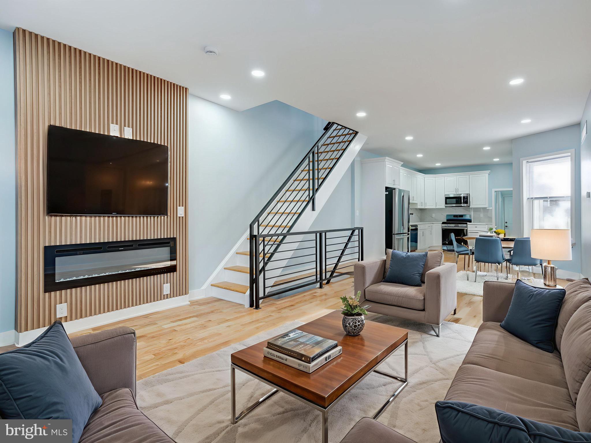 2332 E CLEARFIELD STREET