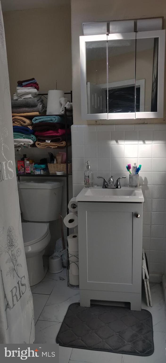 2527 S MILLICK STREET