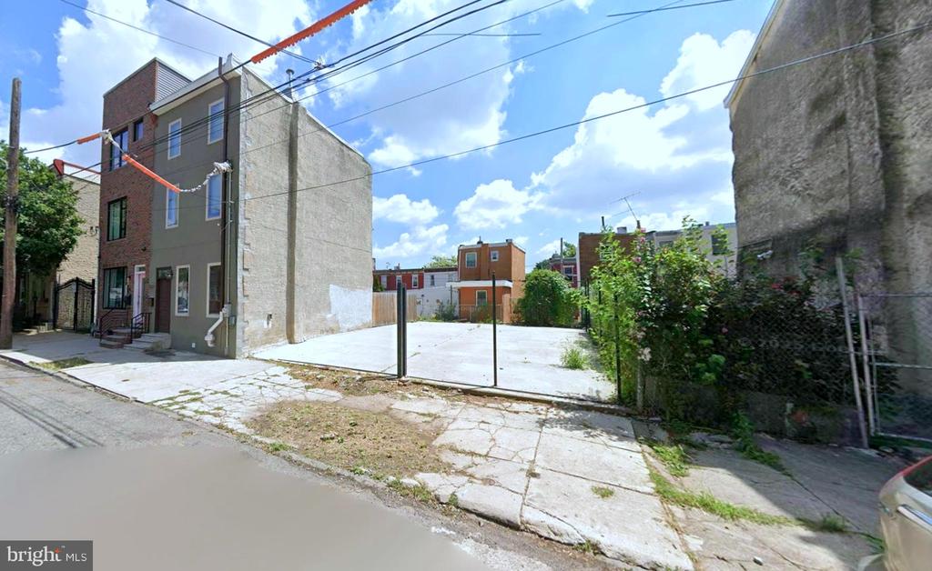 2033 N LAWRENCE STREET
