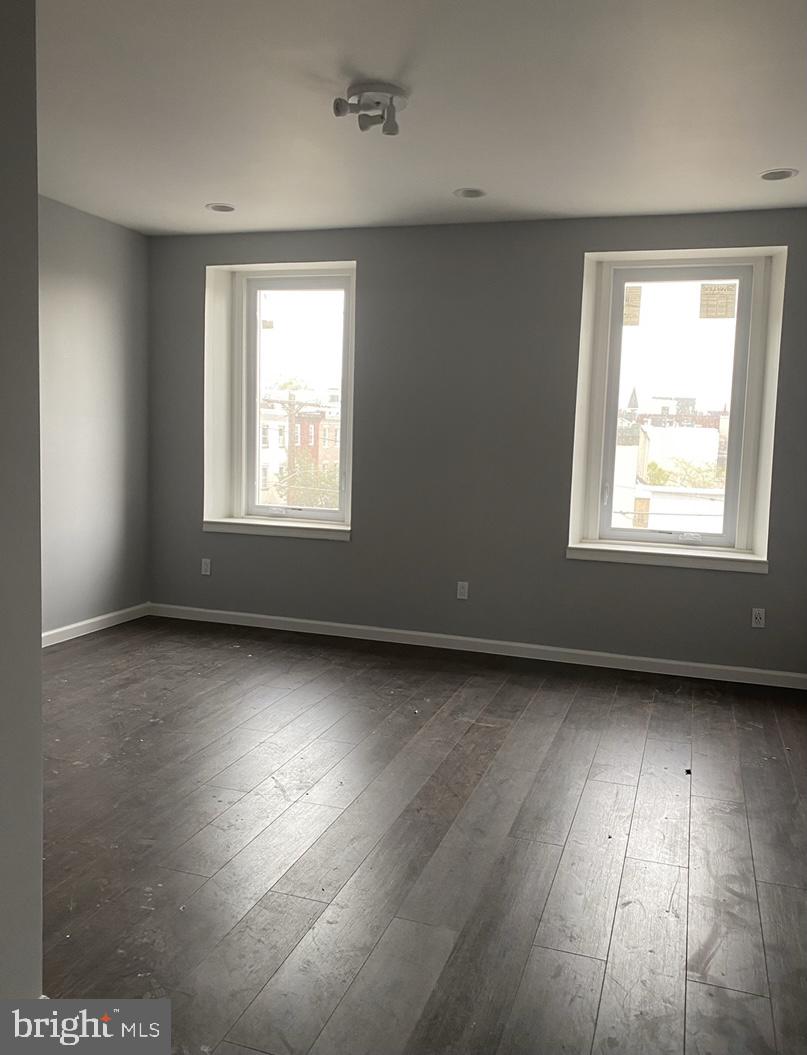 838 CORINTHIAN AVENUE 3