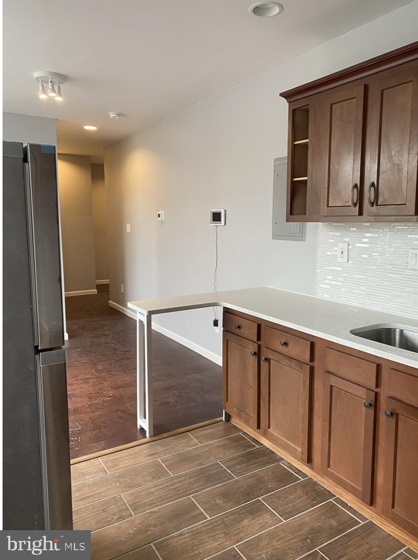 838 CORINTHIAN AVENUE 3