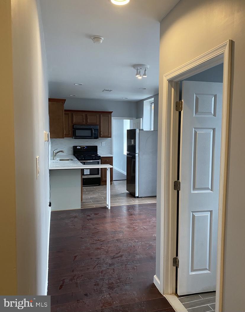 838 CORINTHIAN AVENUE 3