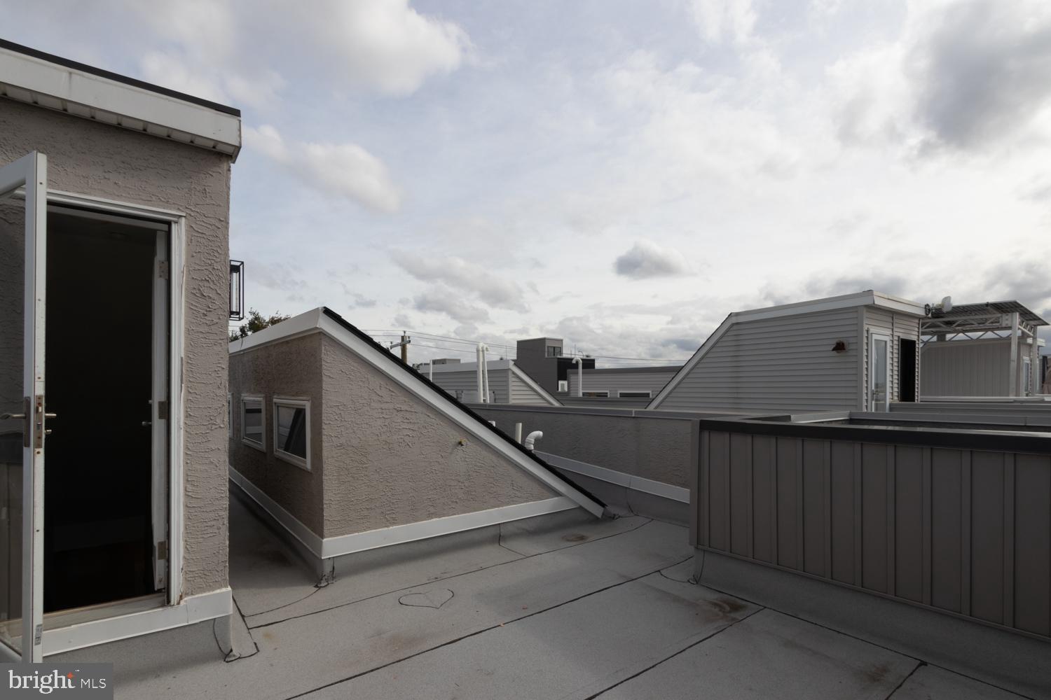 2304 E SERGEANT STREET