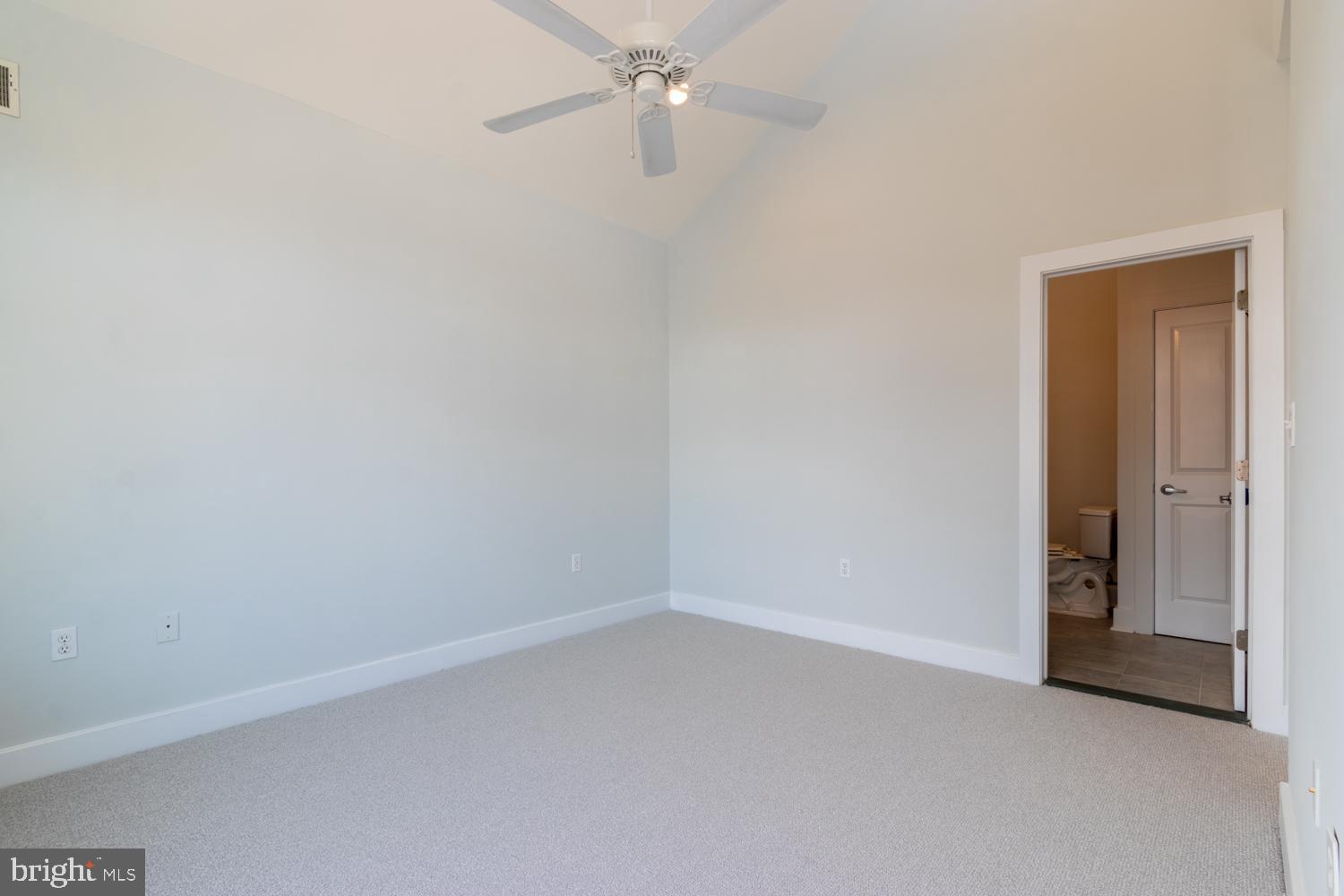 2304 E SERGEANT STREET