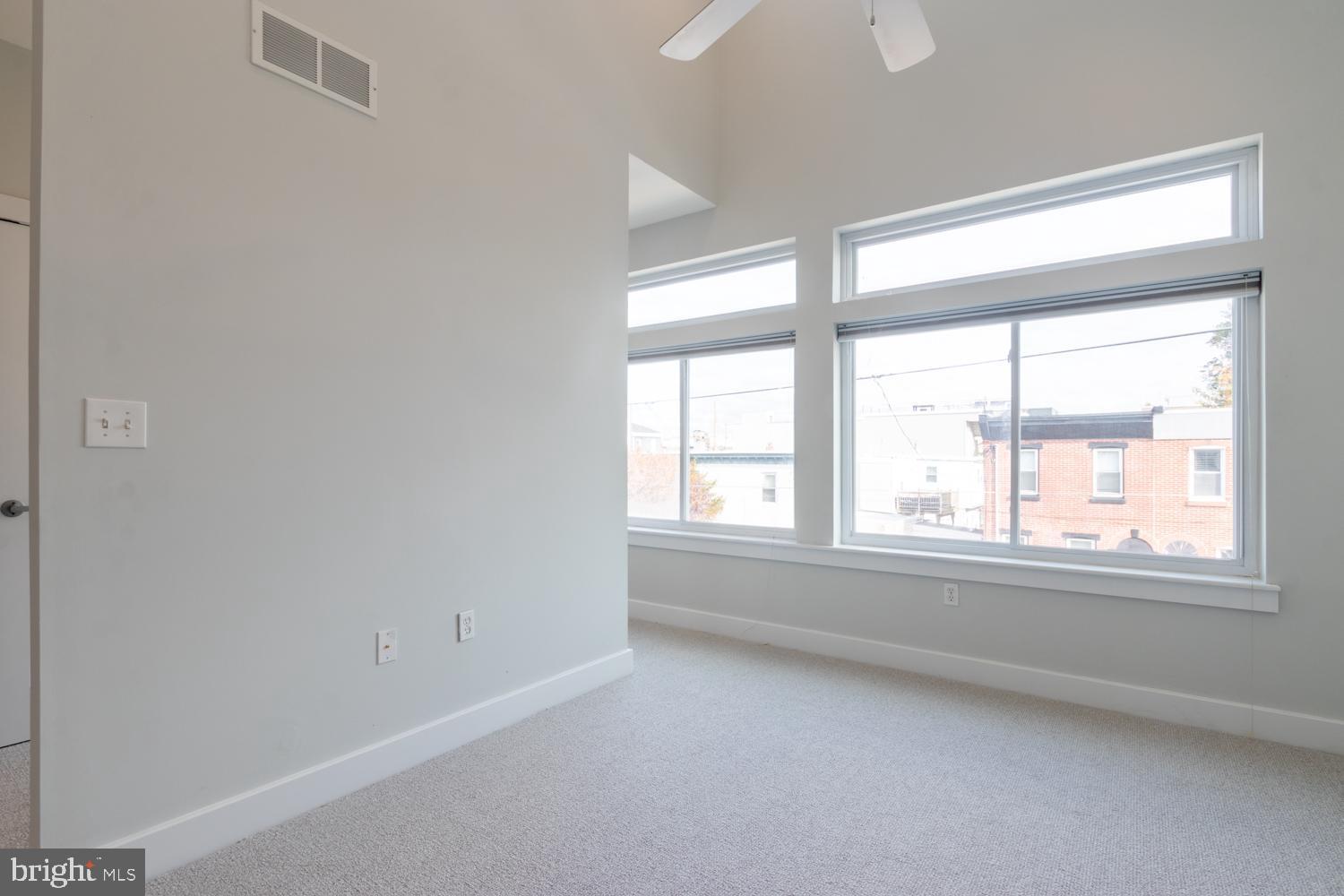 2304 E SERGEANT STREET