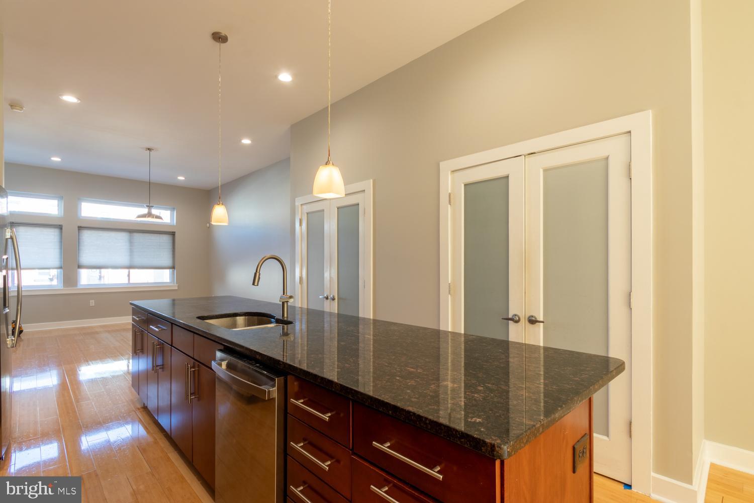 2304 E SERGEANT STREET