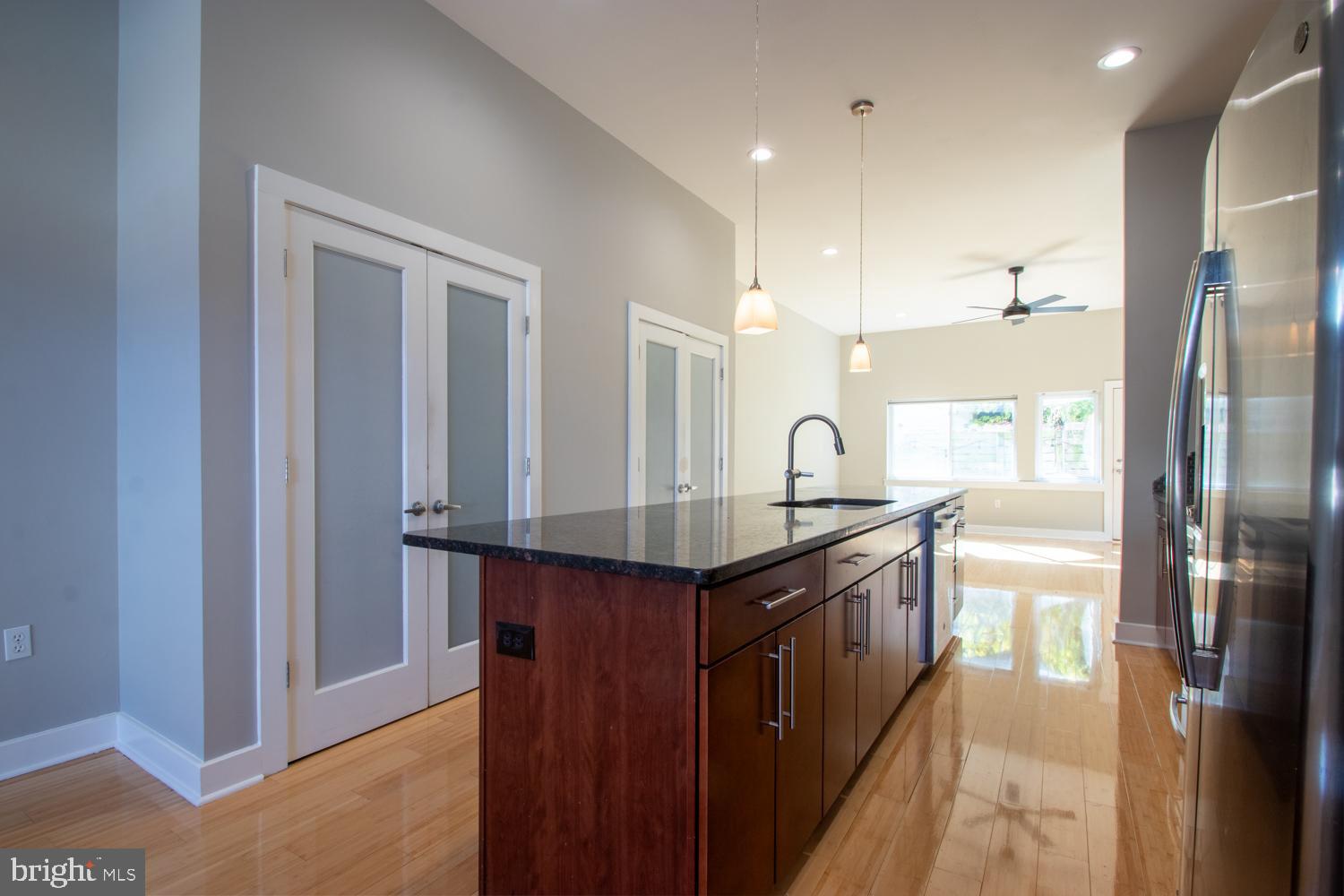 2304 E SERGEANT STREET