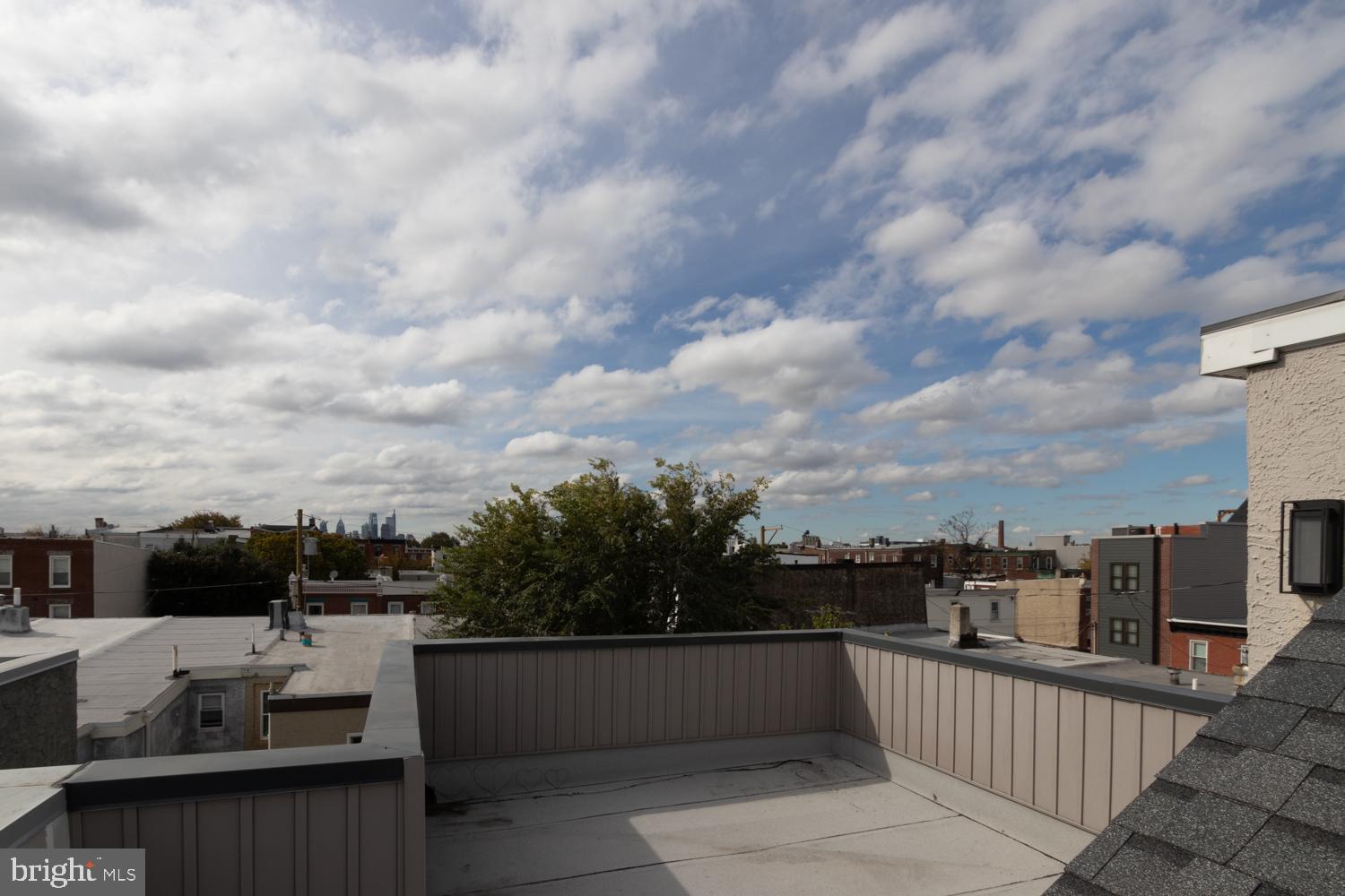 2304 E SERGEANT STREET