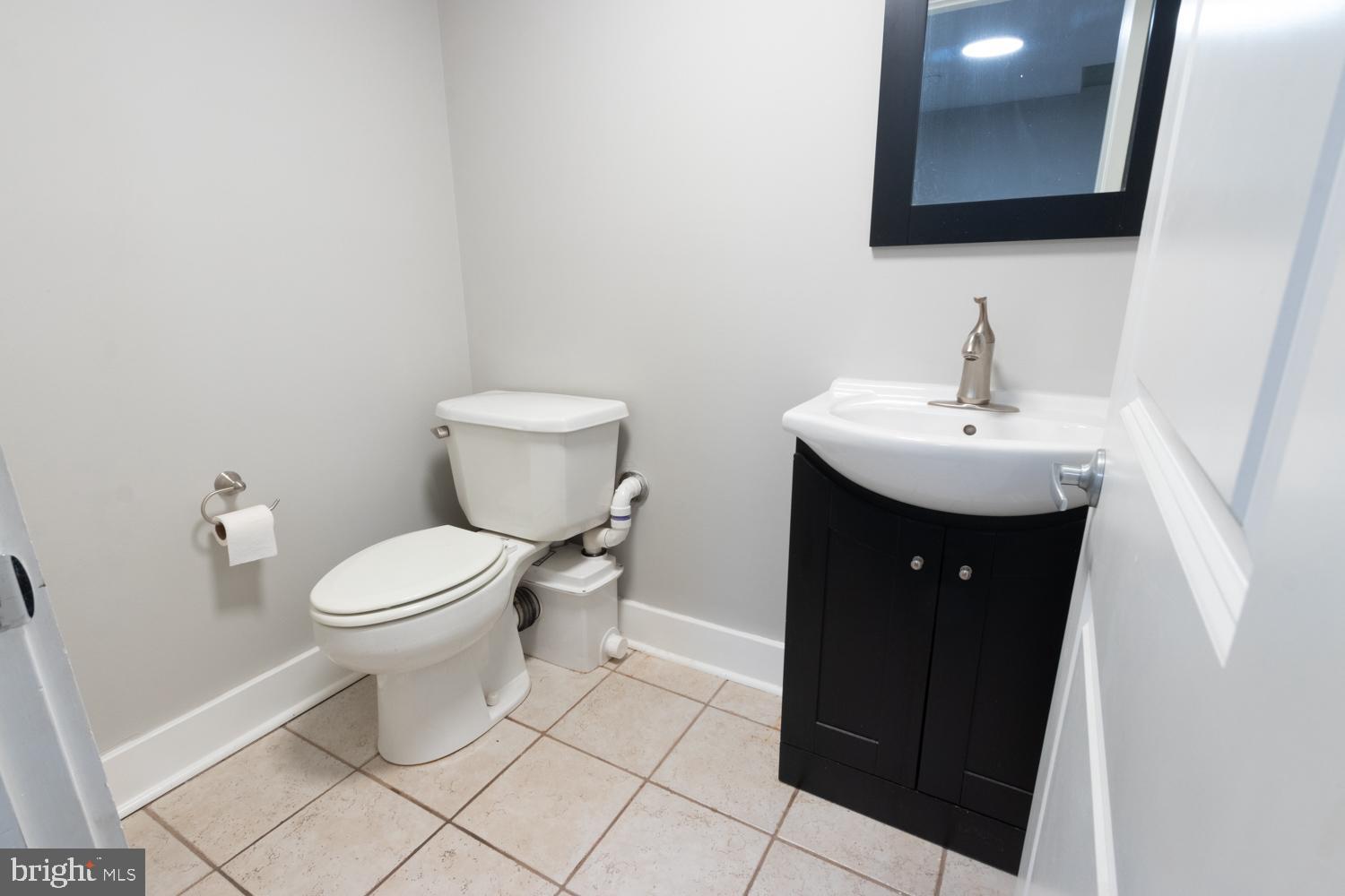 2304 E SERGEANT STREET