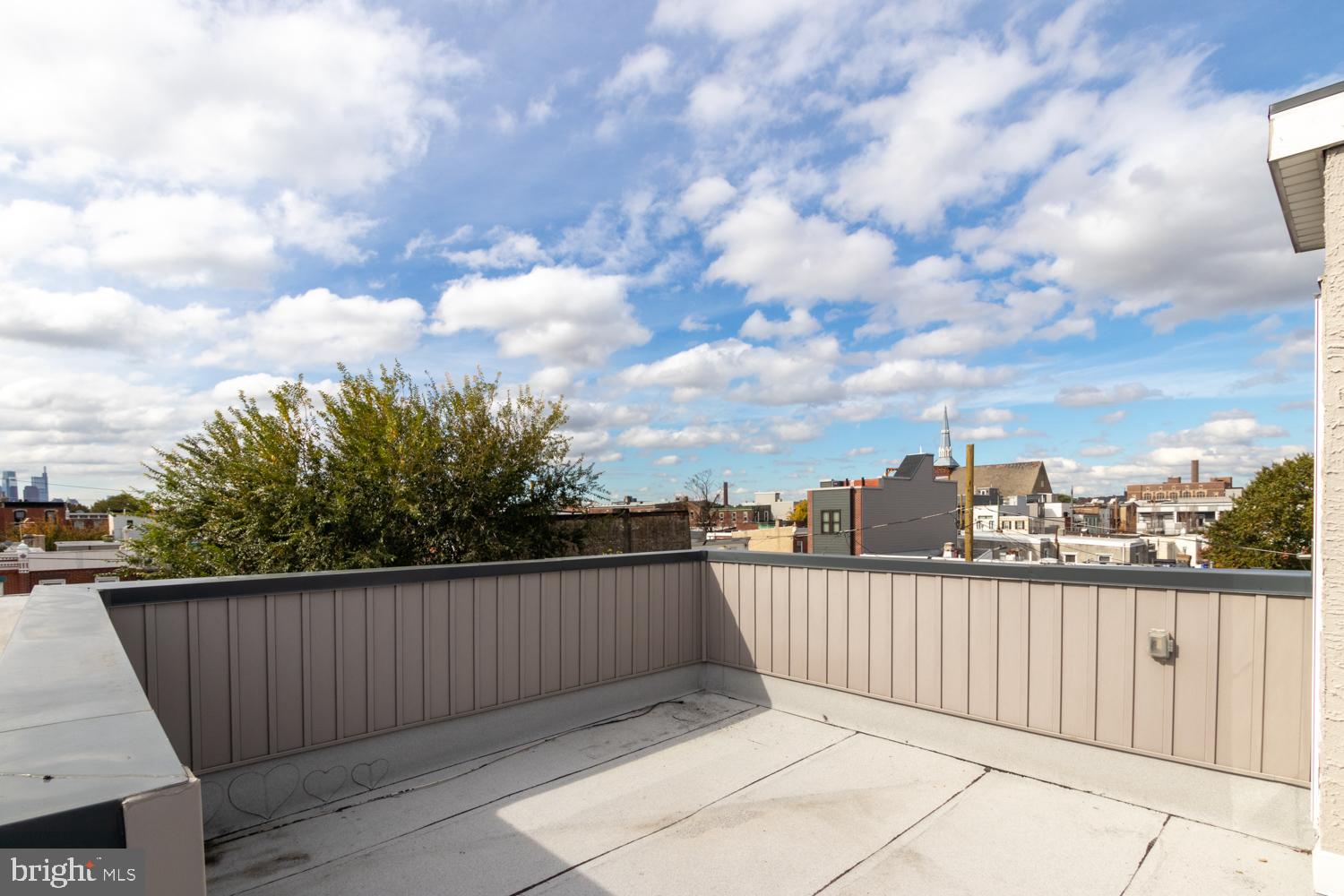 2304 E SERGEANT STREET