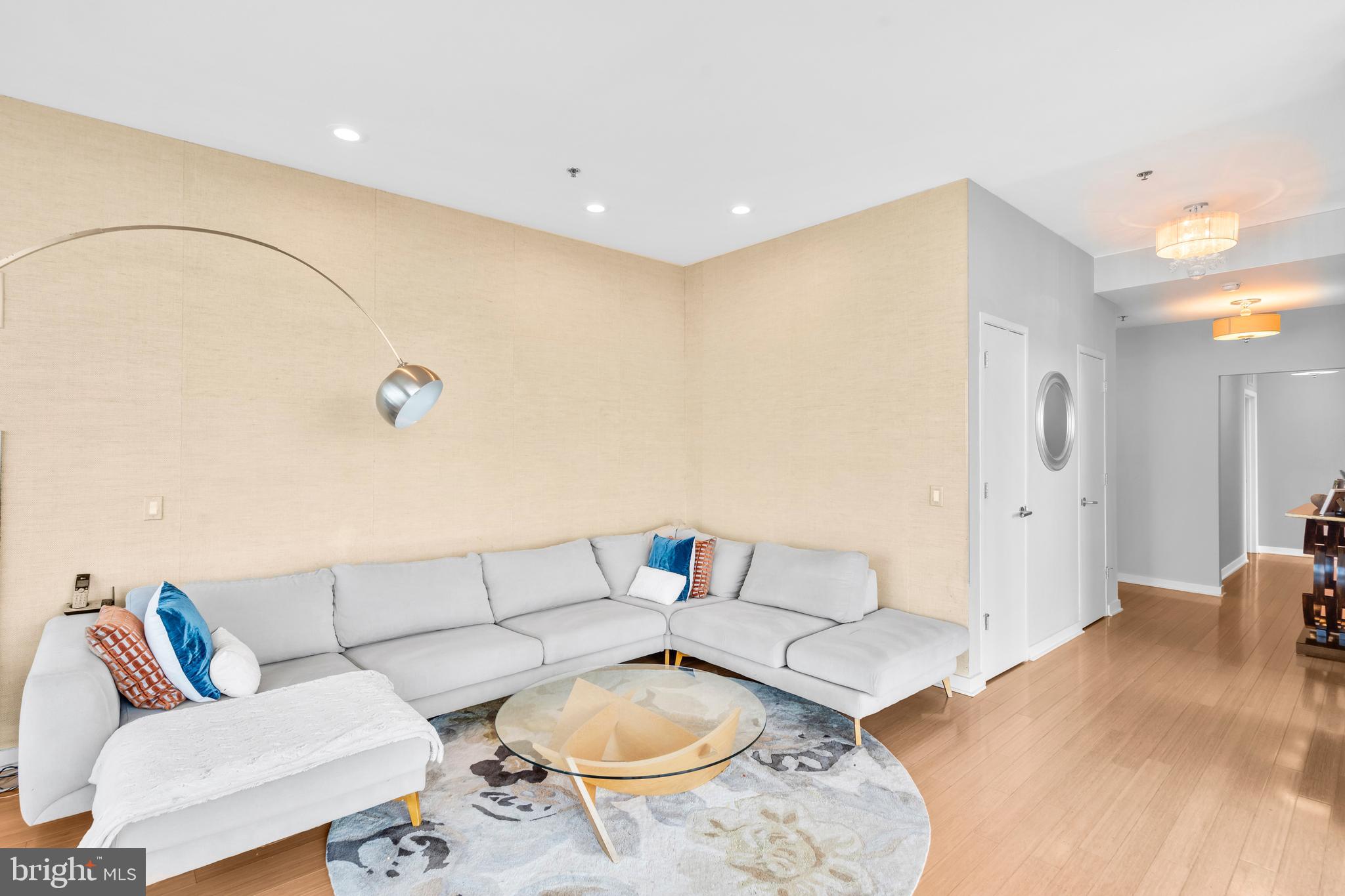 2101 MARKET STREET 00 PH02