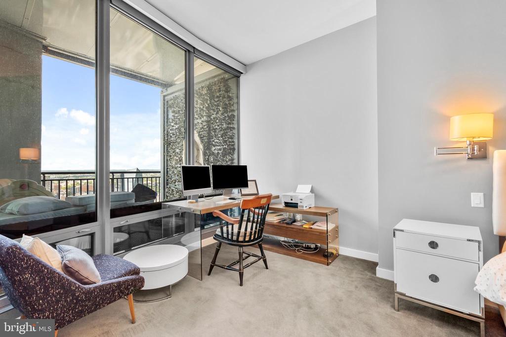 2101 MARKET STREET 00 PH02