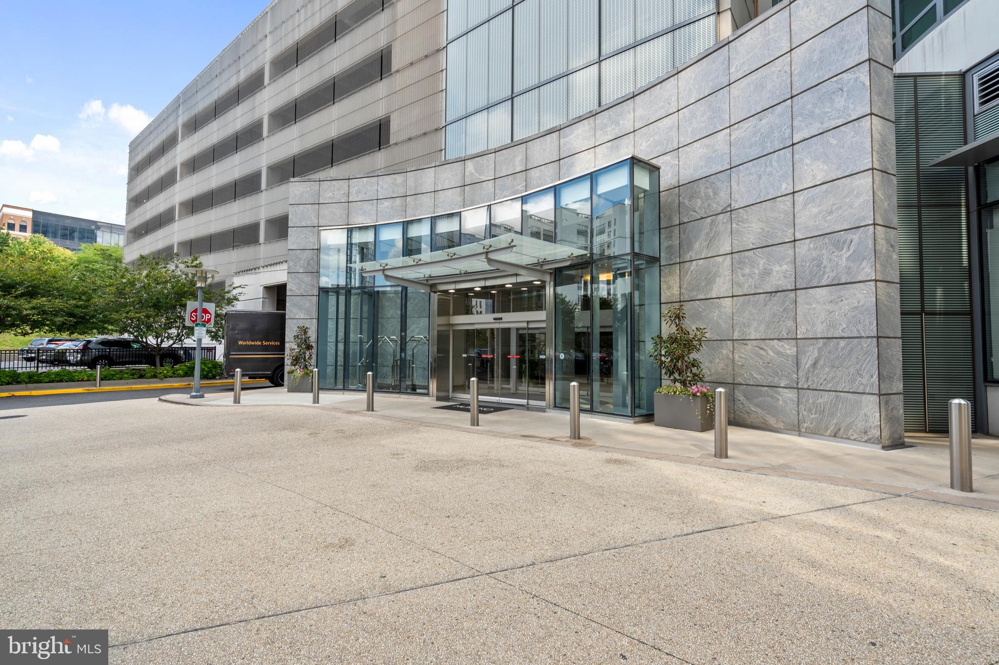 2101 MARKET STREET 00 PH02