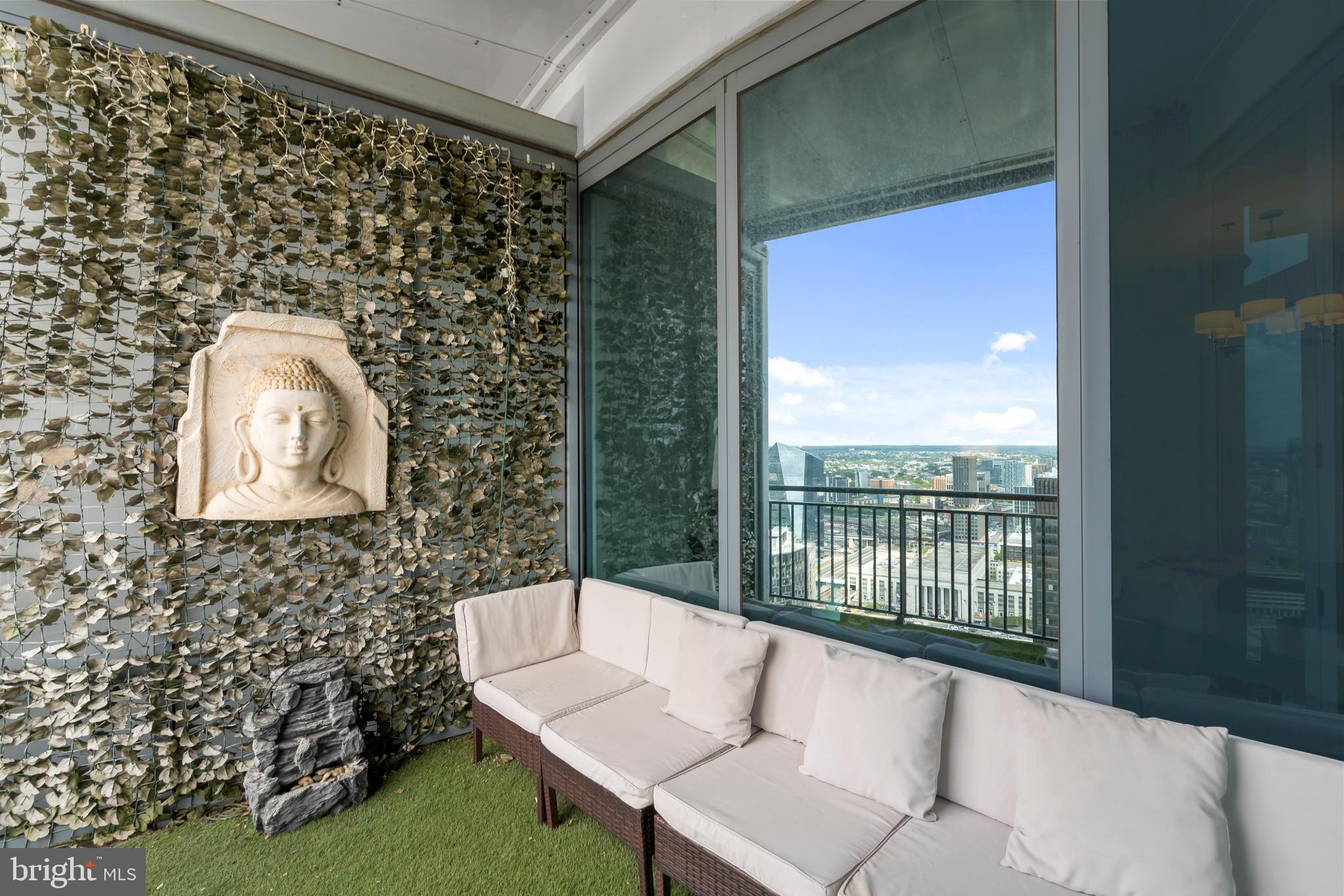 2101 MARKET STREET 00 PH02