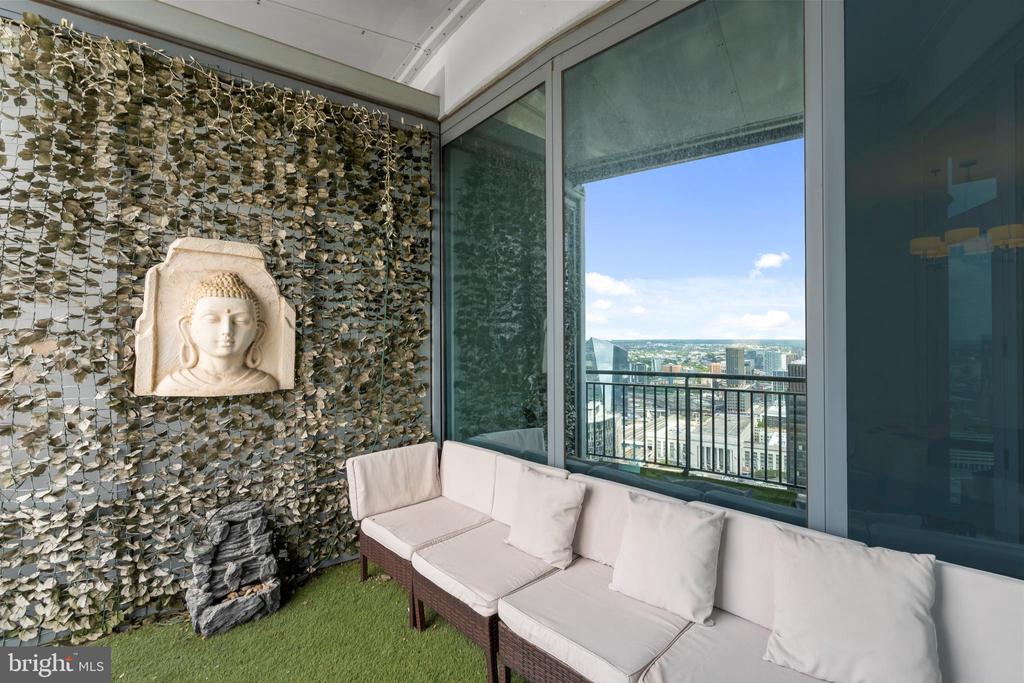 2101 MARKET STREET 00 PH02