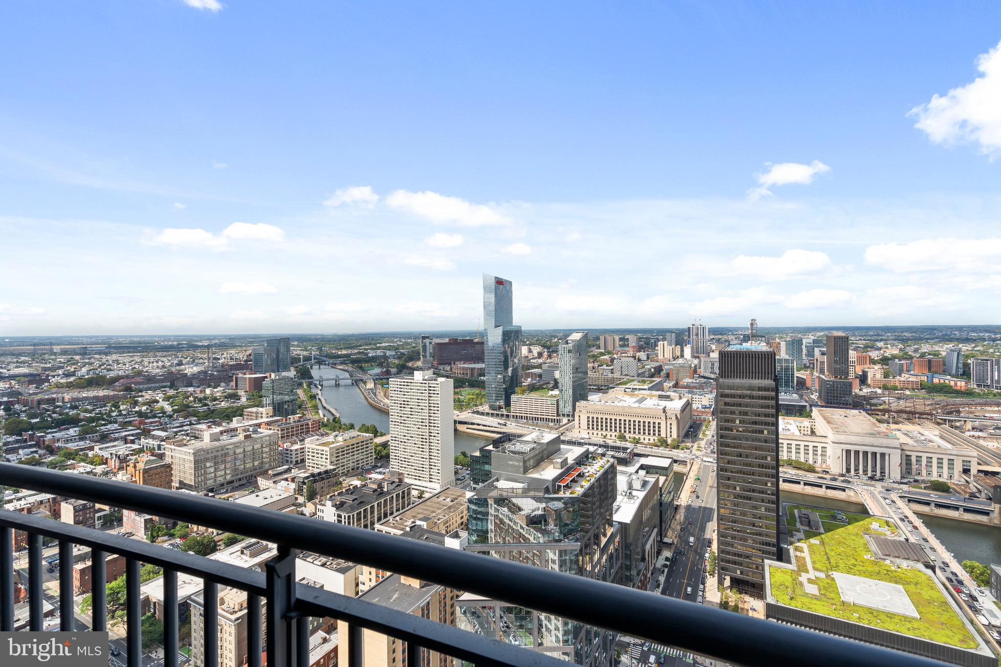 2101 MARKET STREET 00 PH02