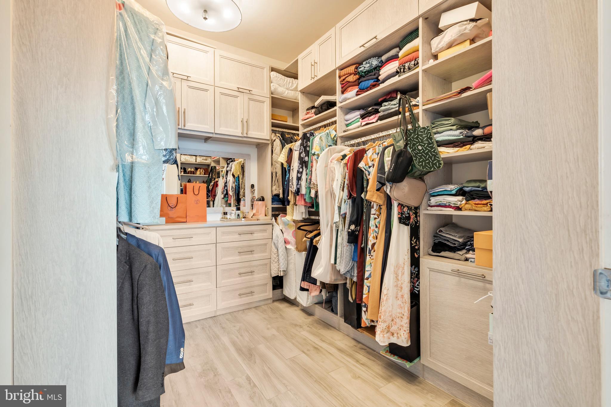 2101 MARKET STREET 00 PH02