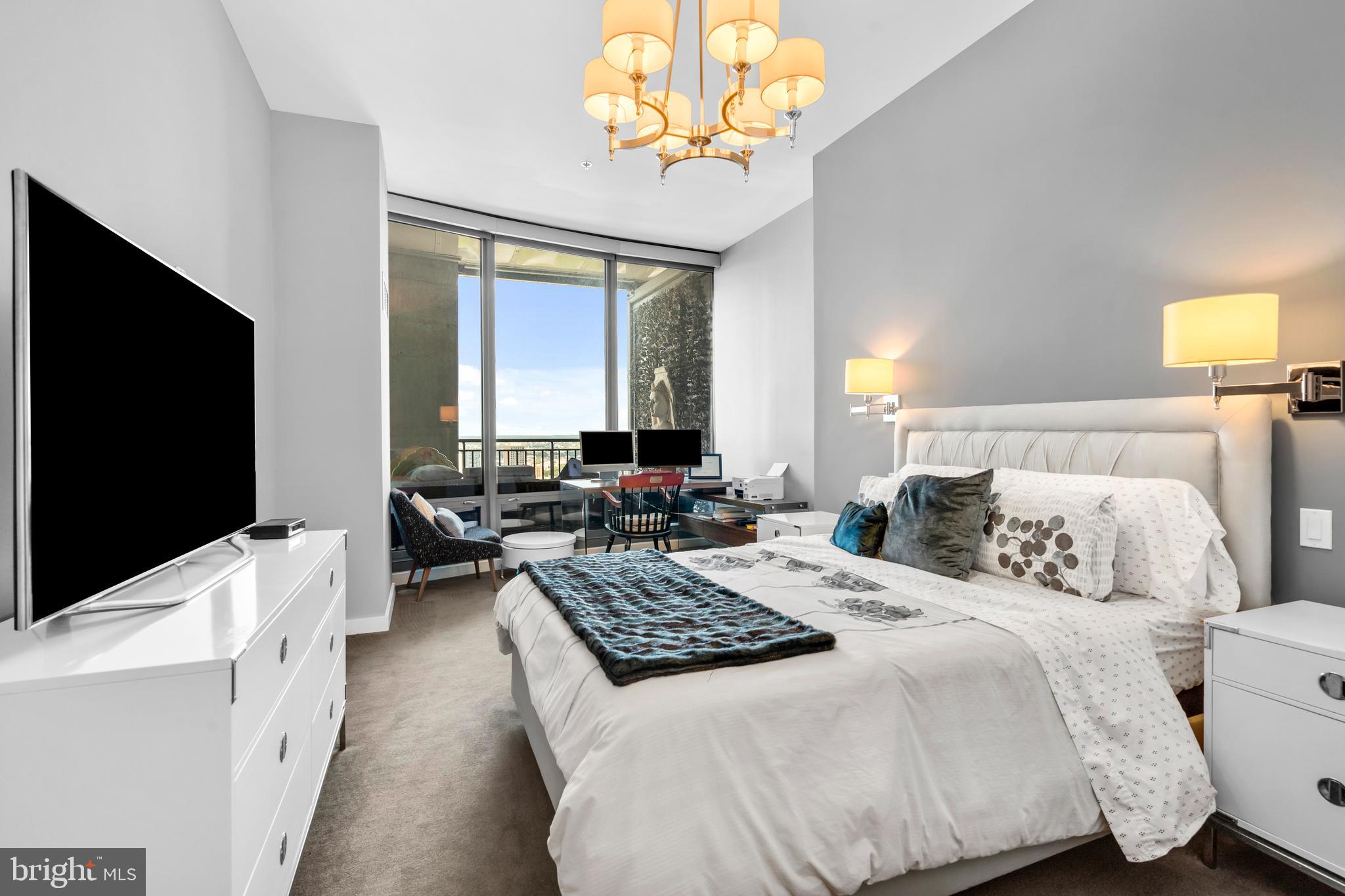 2101 MARKET STREET 00 PH02