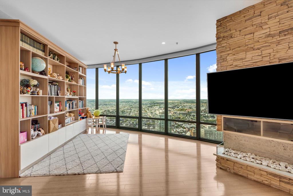 2101 MARKET STREET 00 PH02