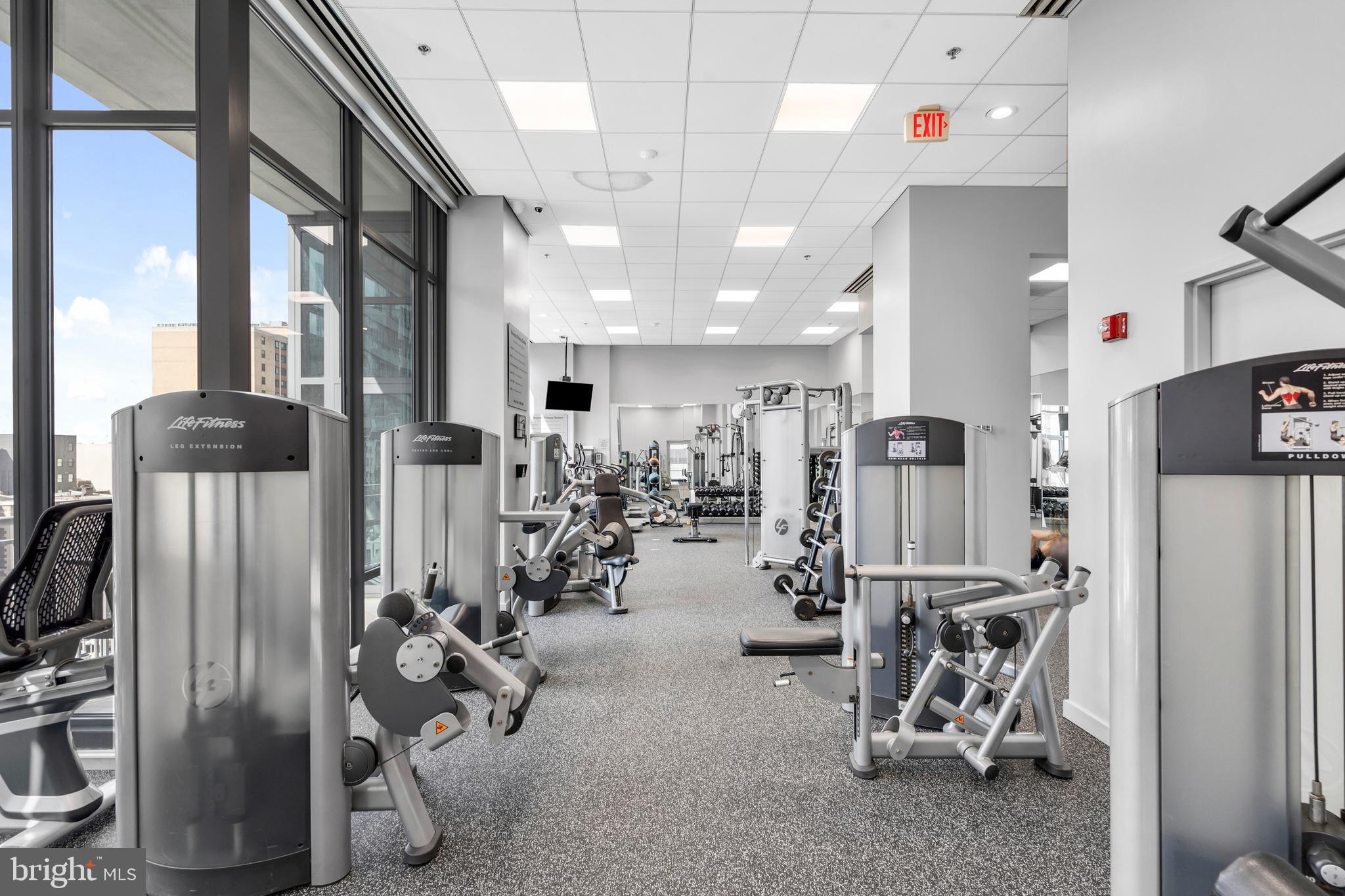 2101 MARKET STREET 00 PH02