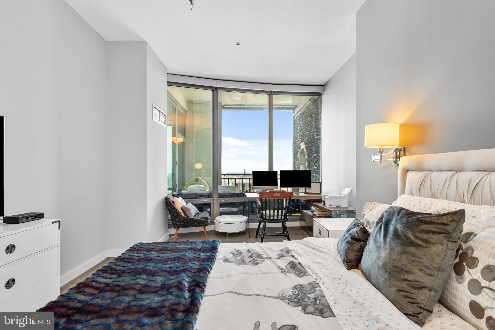 2101 MARKET STREET 00 PH02