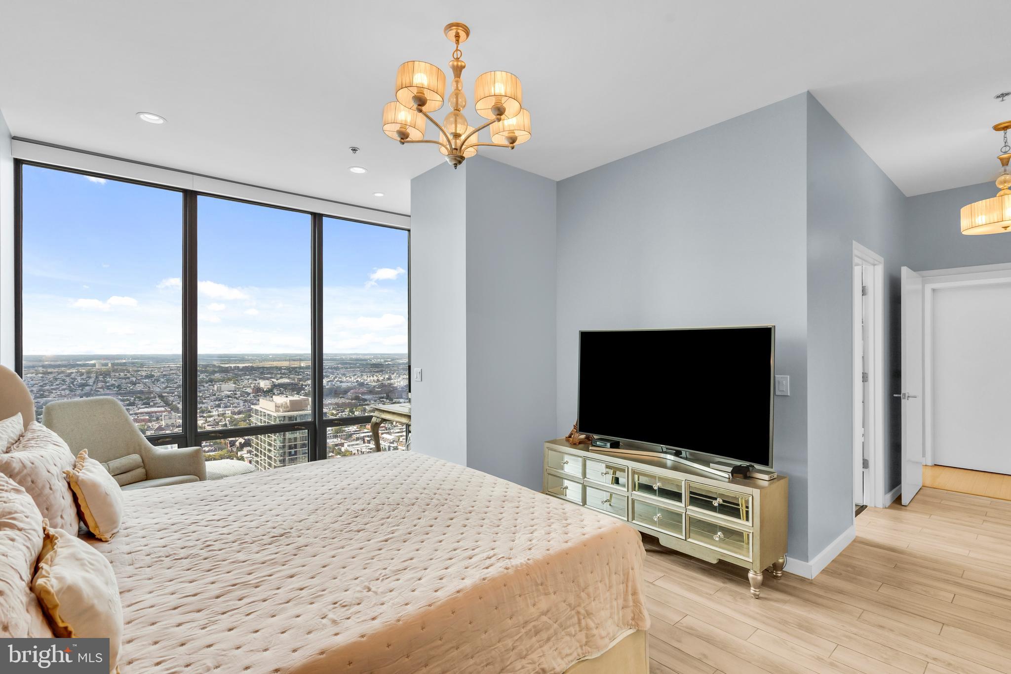 2101 MARKET STREET 00 PH02