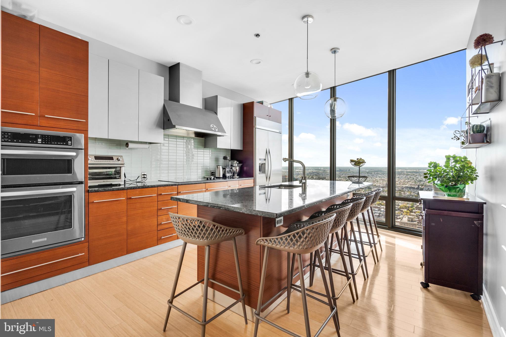 2101 MARKET STREET 00 PH02