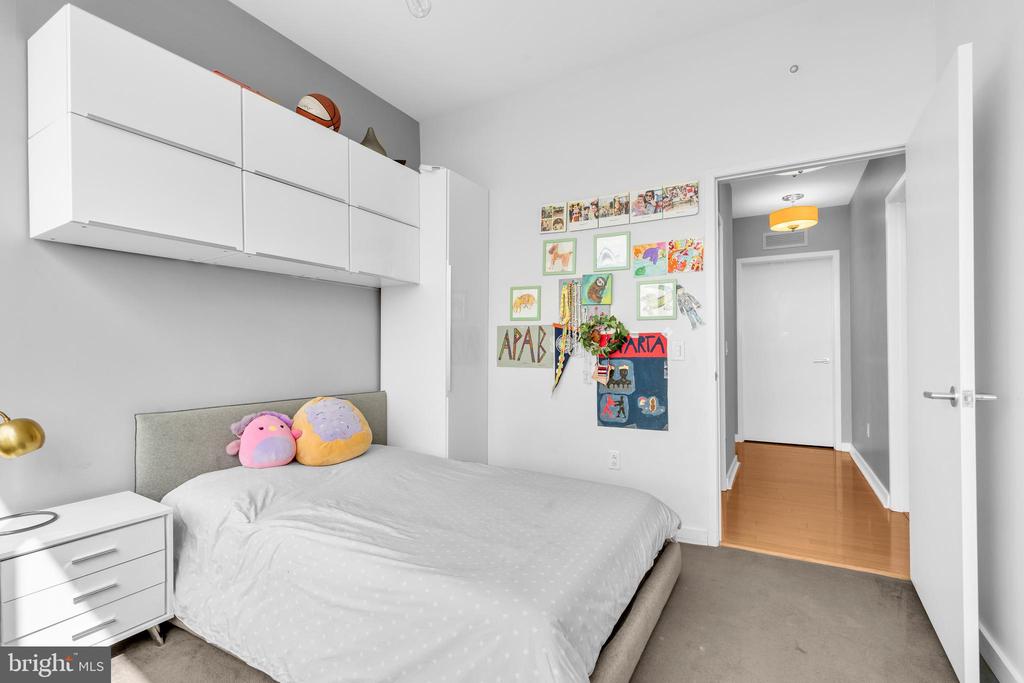 2101 MARKET STREET 00 PH02