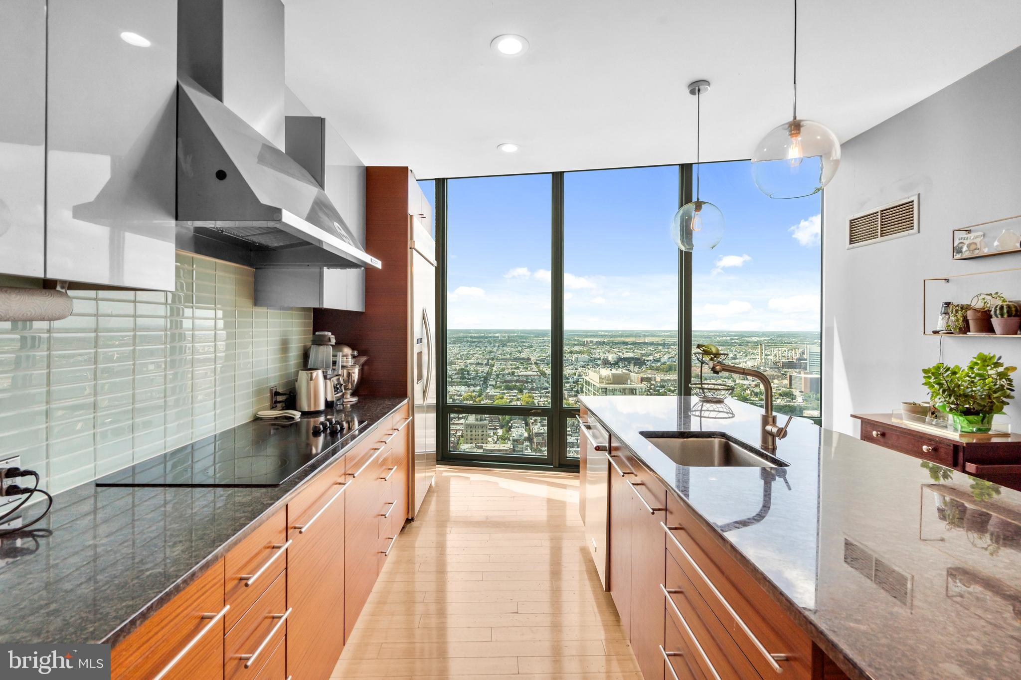 2101 MARKET STREET 00 PH02