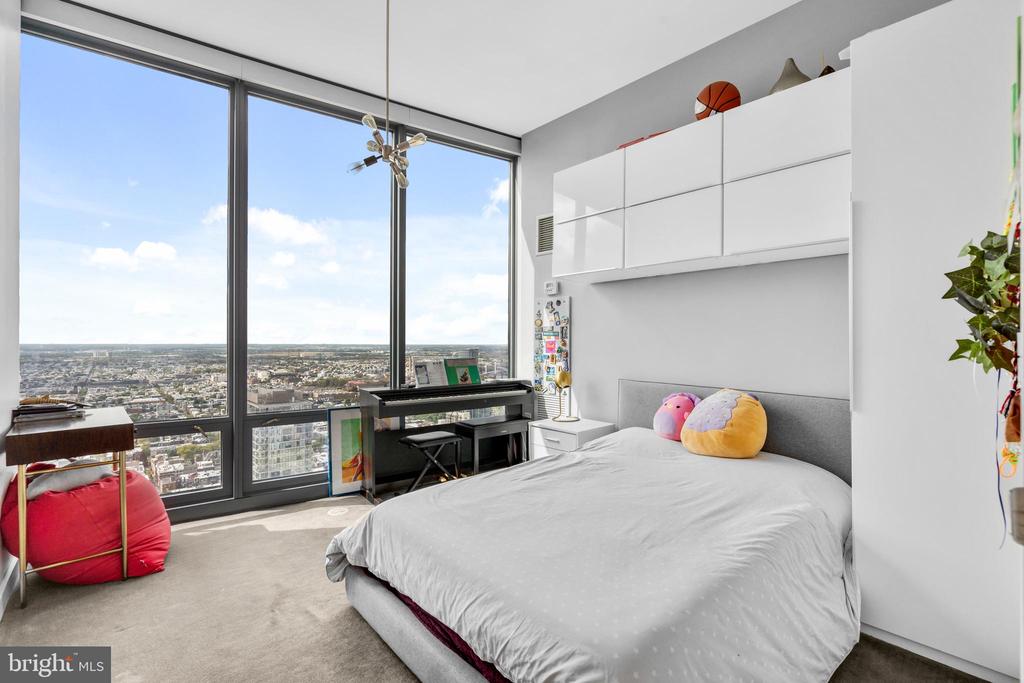 2101 MARKET STREET 00 PH02
