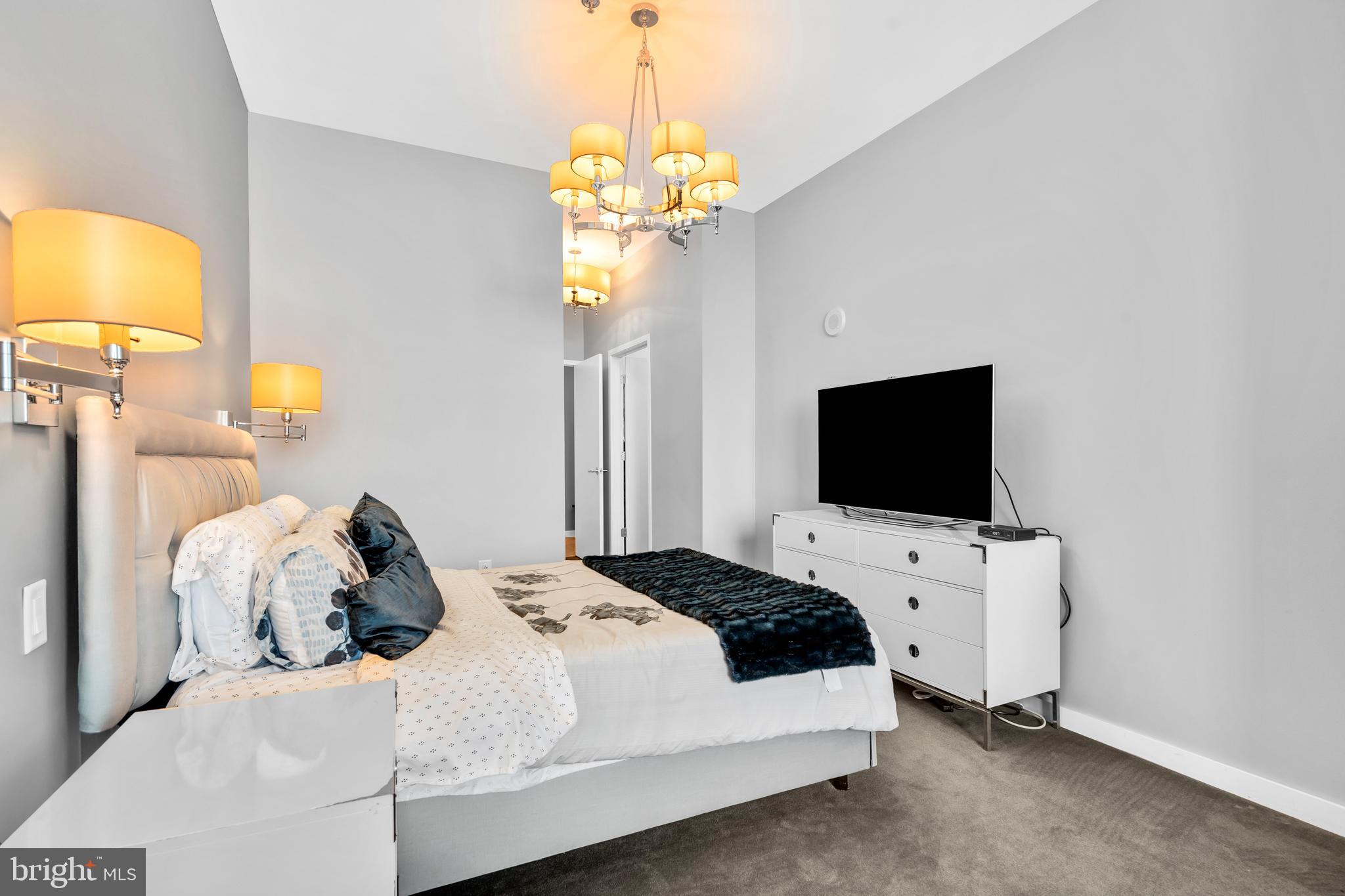 2101 MARKET STREET 00 PH02