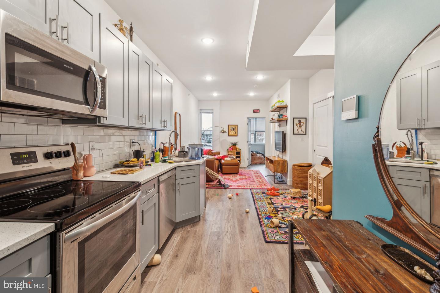 1709 SNYDER AVENUE