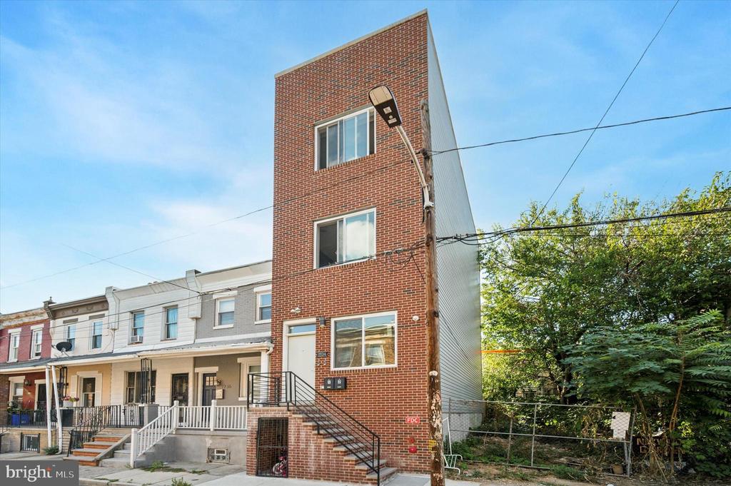 1934 S NORWOOD STREET 1