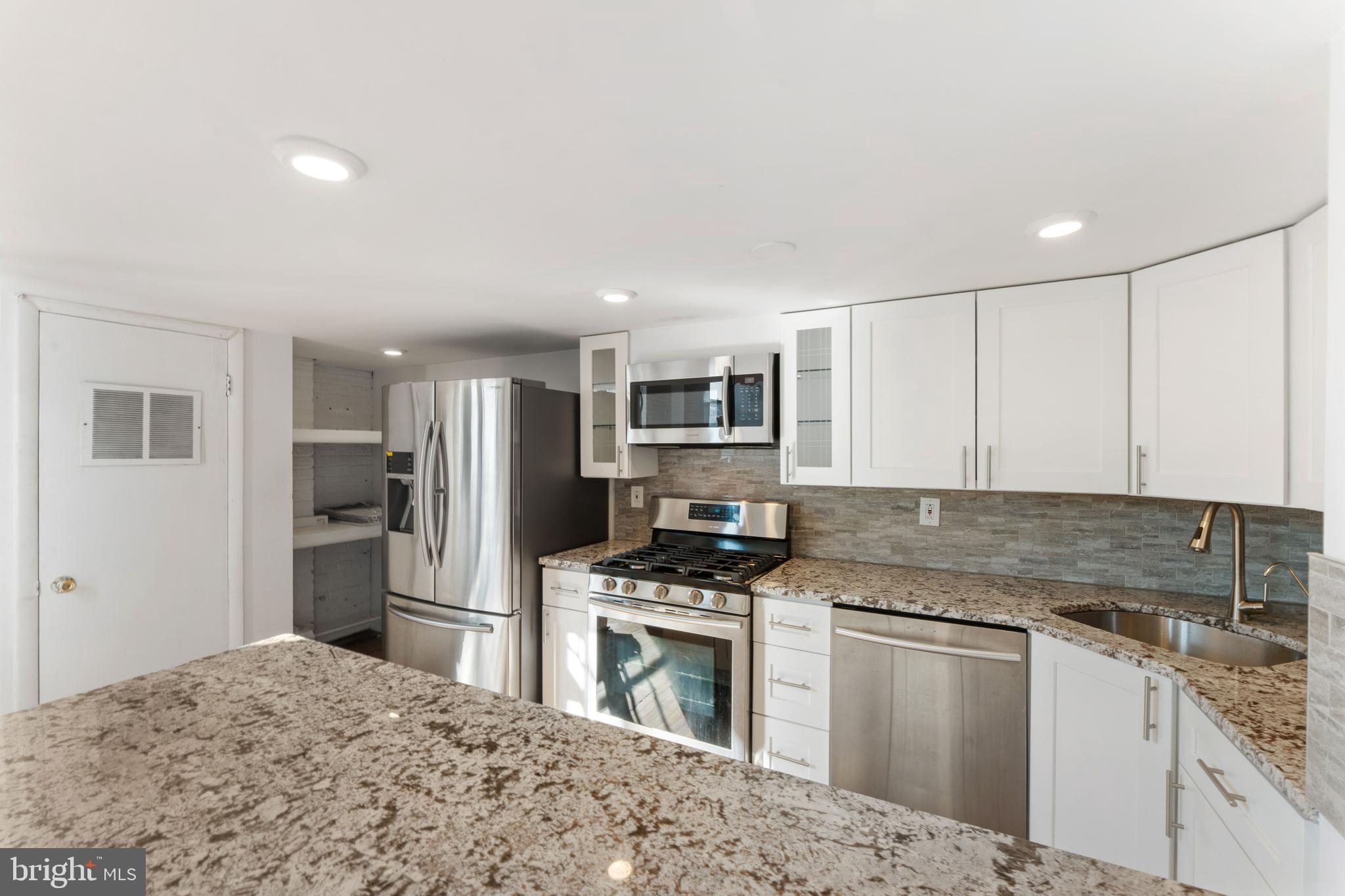 700 S 10TH STREET 2F