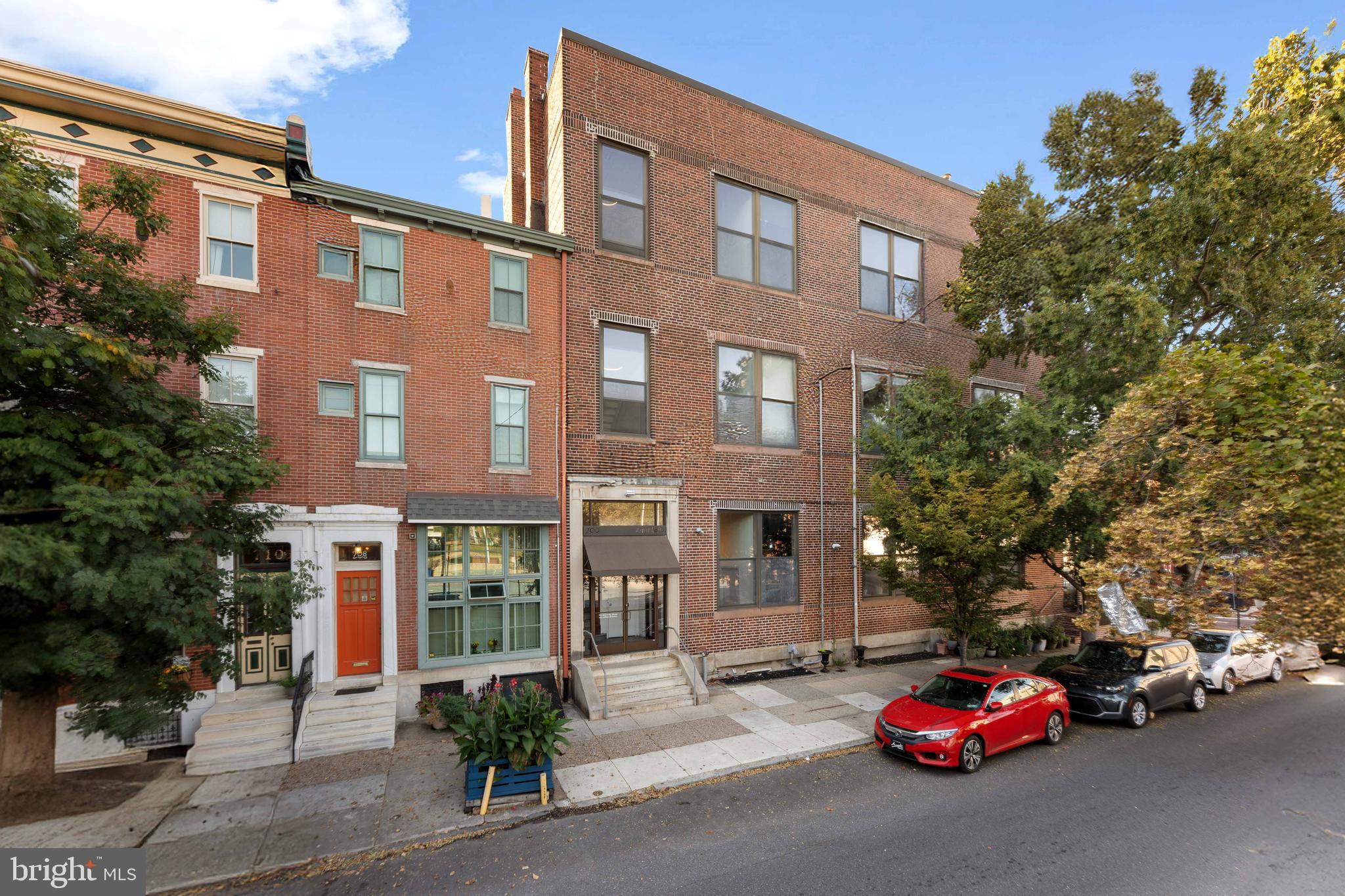 700 S 10TH STREET 2F